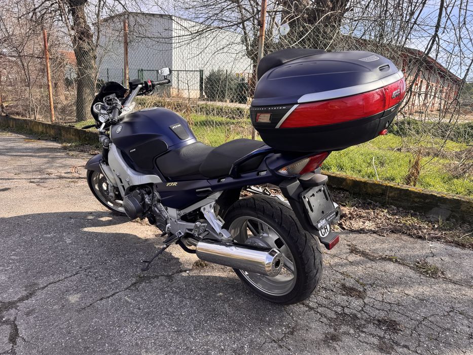 Yamaha FJR 1300 street fighter.бартер