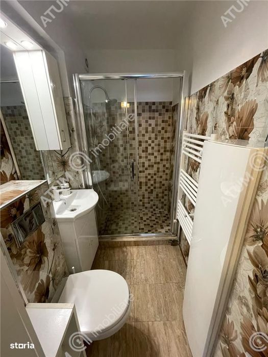 Apartament 3 camere decomandate si balcon inchis zona Strand Sibiu