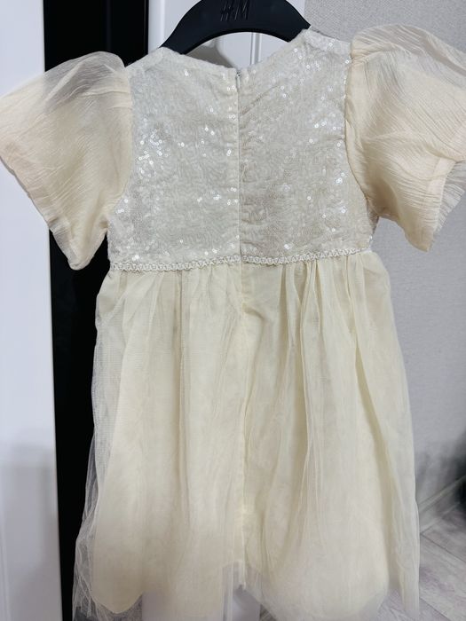 Продам нарядное платье на утренник