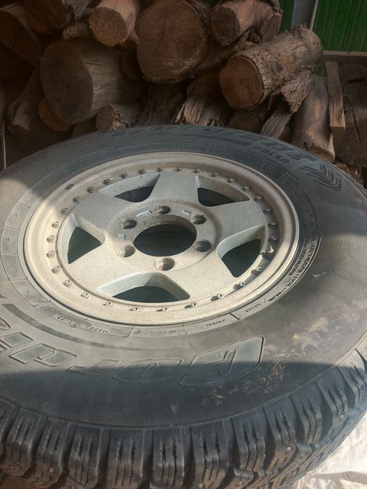 Продам резину два комплекта