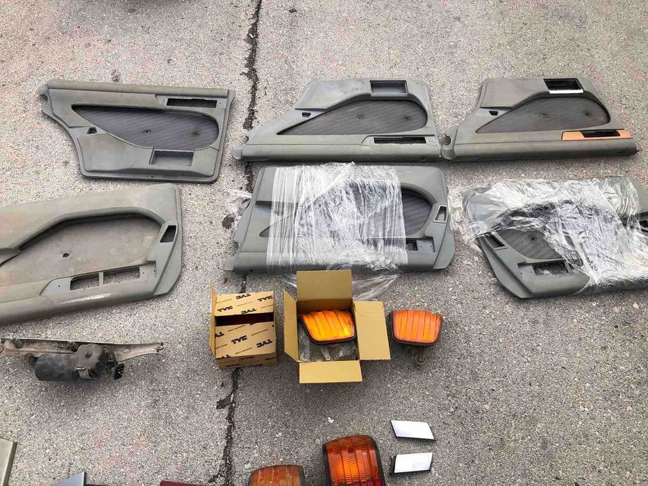 Оригинални части за Mercedes W126 – табло, седалки и др.