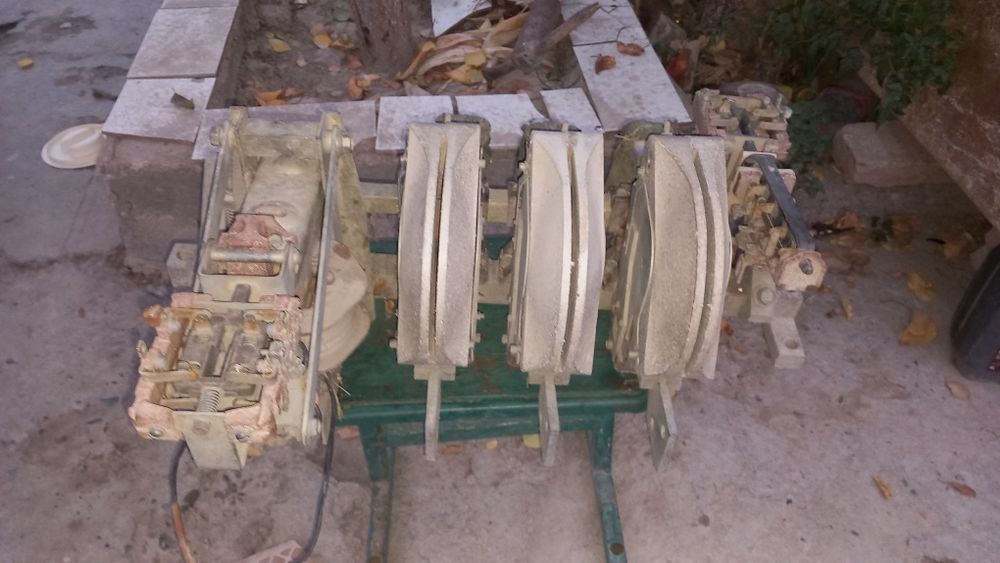 Kantaktir  .1000.A.sotiladi.