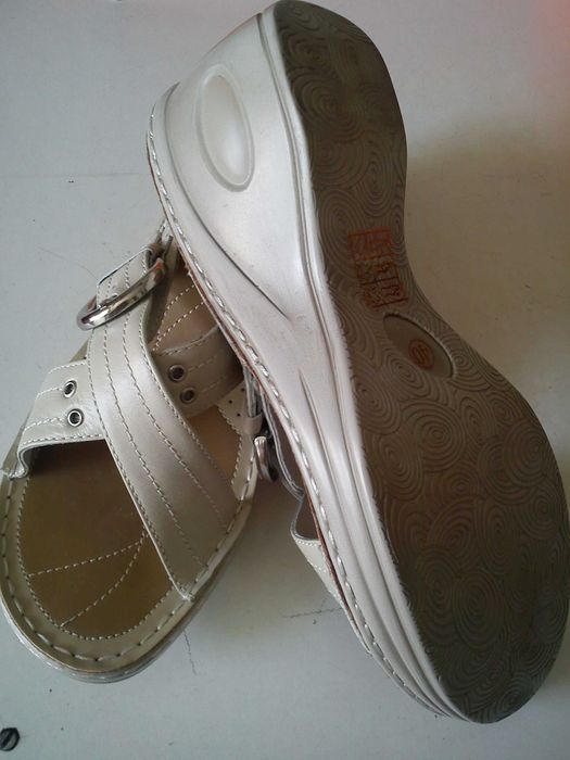 Sandale tip papuci , gri deschis, placut  , nr. 40