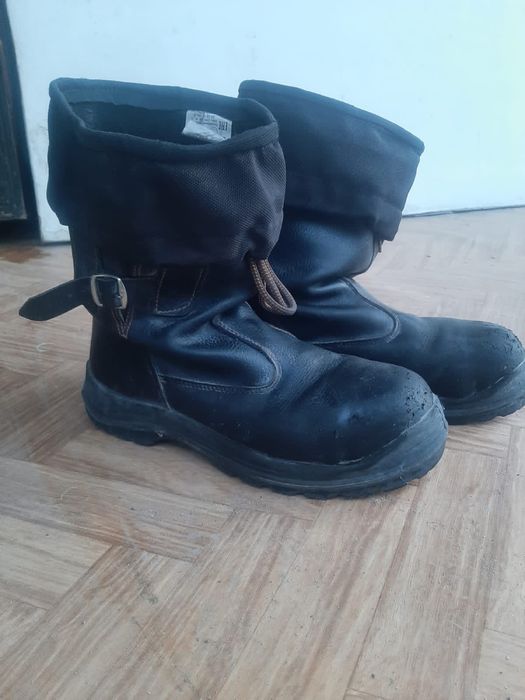 продам рабочую обувь новые и б/у