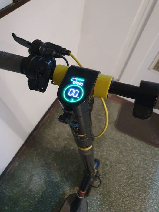 Vând Trotineta Xiaomi Lexgo R9X 25km/h în stare excelentă
