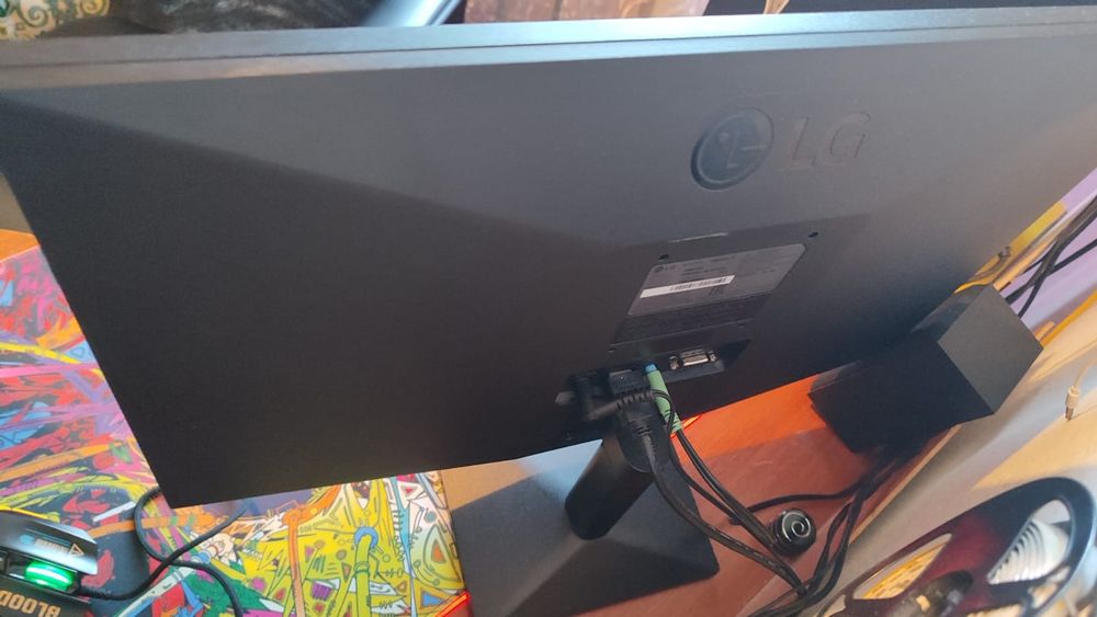 Продам монитор lg