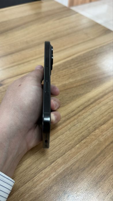 iphone 16 pro 256 gb, 90 yomkist, 394 sikl, rangi qora