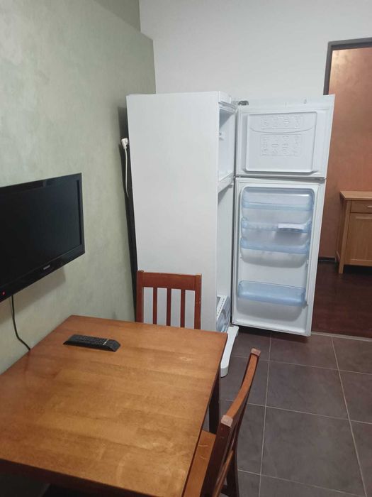 Inchiriez apartament 3 camere in bloc Ucatana, strada Narciselor 33
