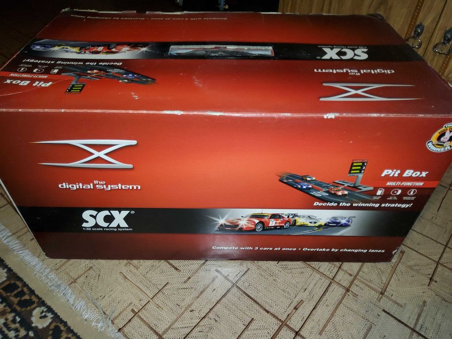 Цифровой гоночный трек SCX 1:32