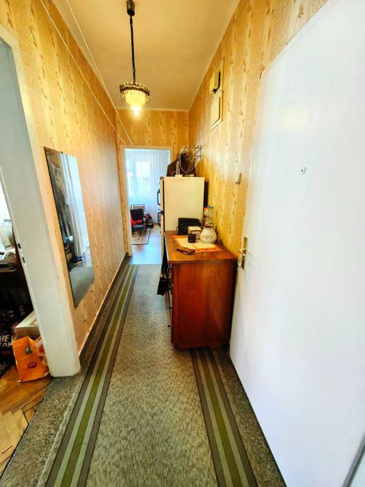 Продава се Двустаен апартамент в Перник, Център - 68 кв.м за 1250 €/кв.м - Снимка #2