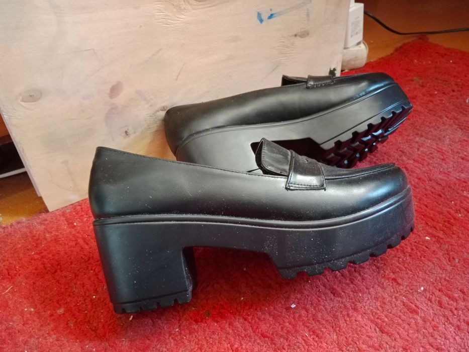 лоферы на каблуке