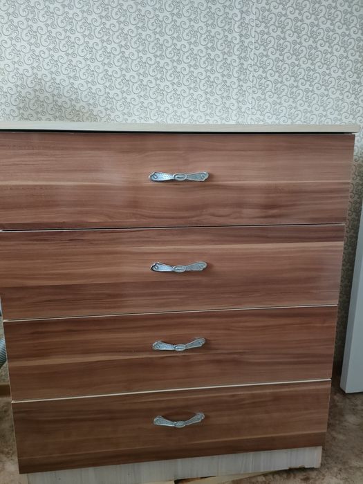 Комод (и зеркало)