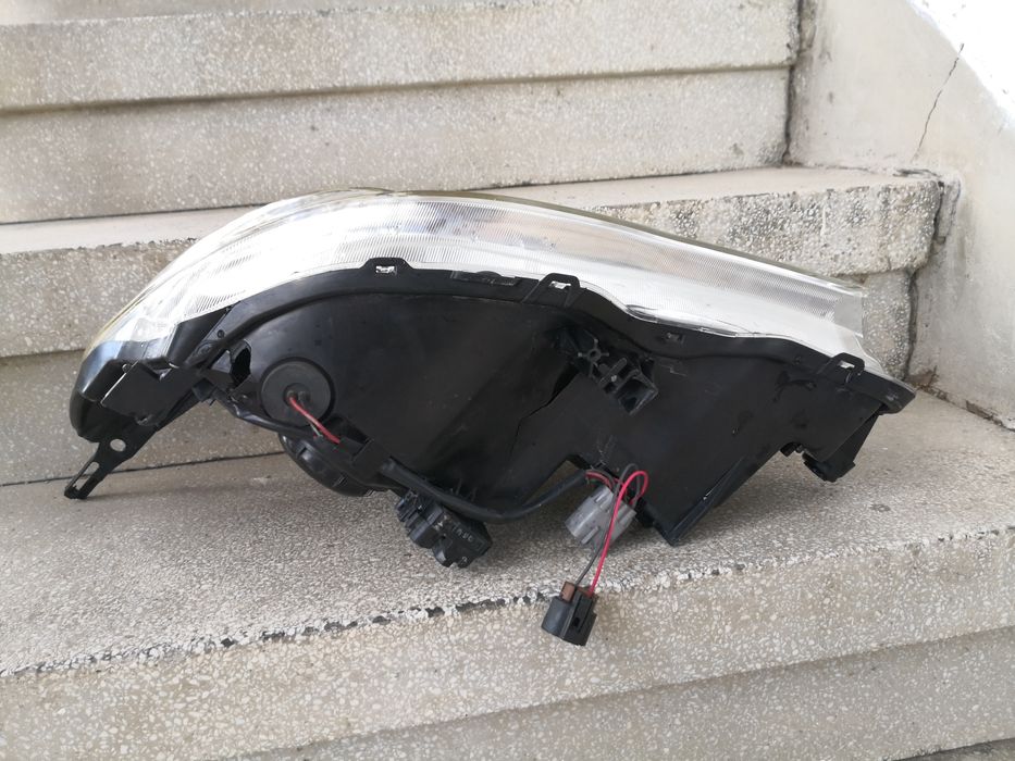 Фар Subaru Forester 2008 2013 десен/Фар Субару Форестър