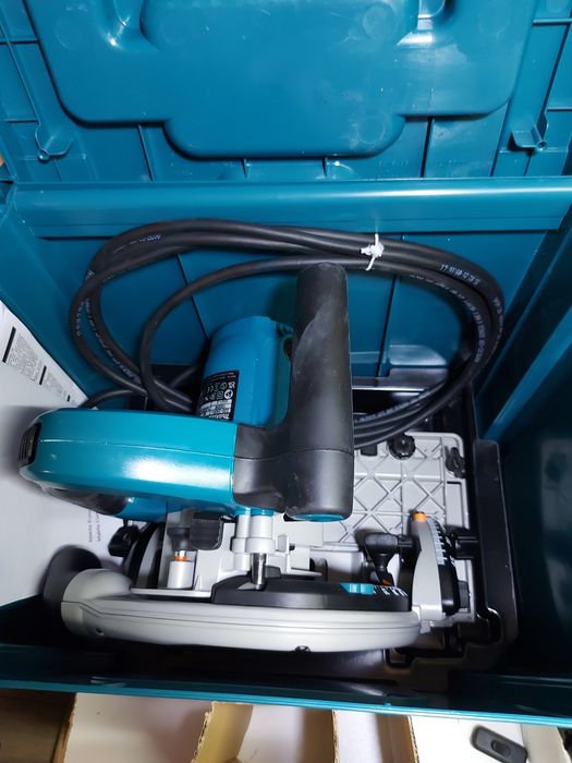 ПРОМОЦИЯ.Потапяш циркуляр Makita SP6000J