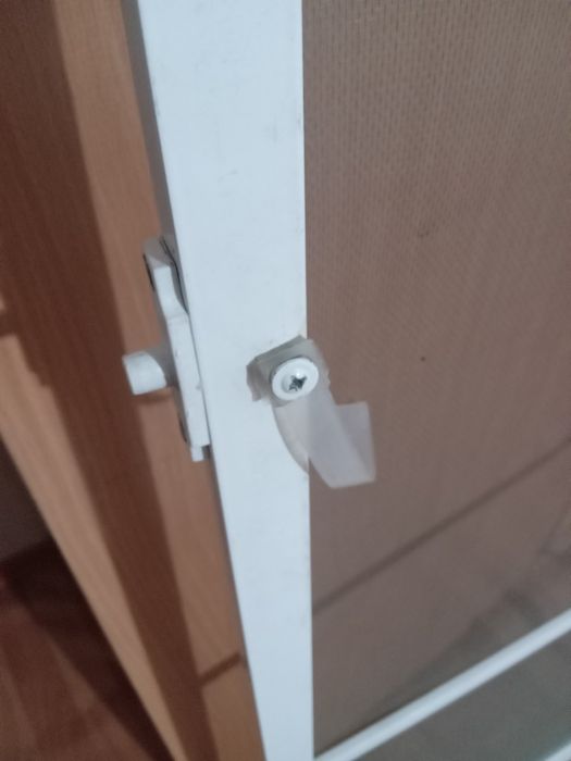 Продам москитную сетку на дверь