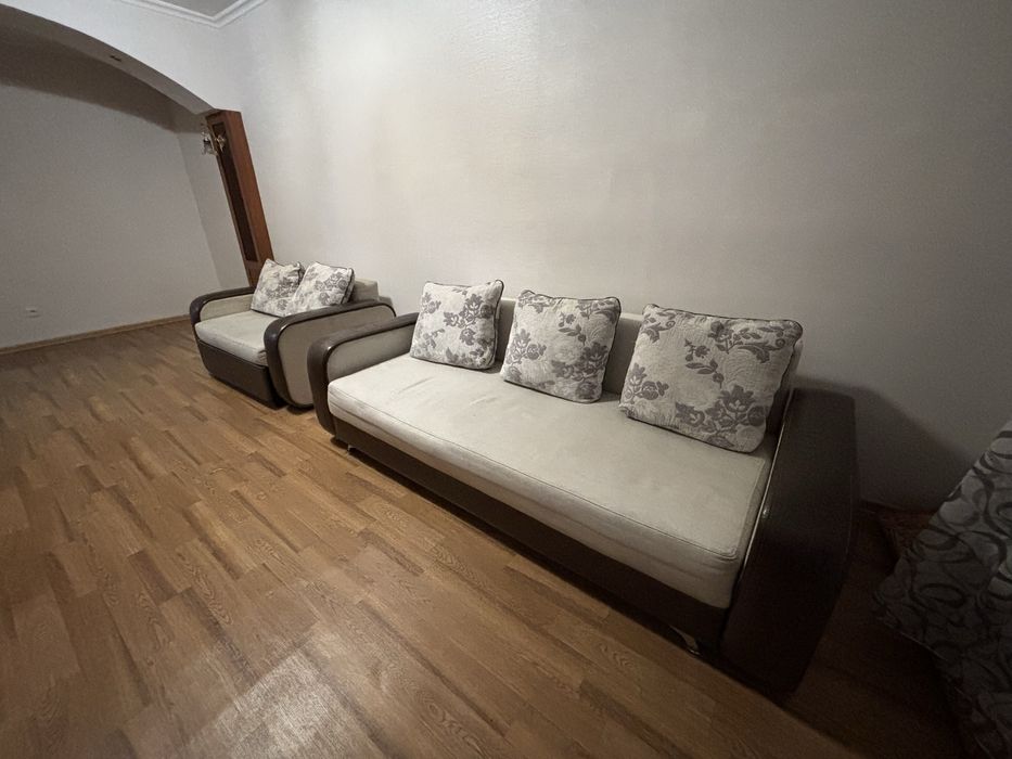 Диван и кресло б/у