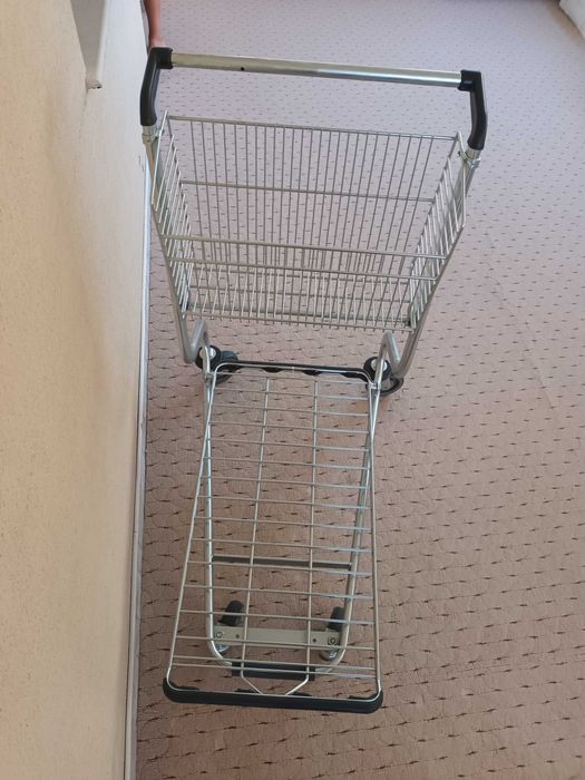 Количка  тип  платформа  и  количка  с  кош