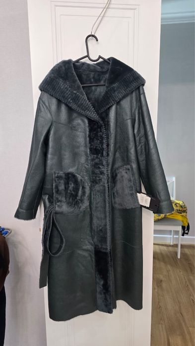 Продам дубленку шубу женскую мутон