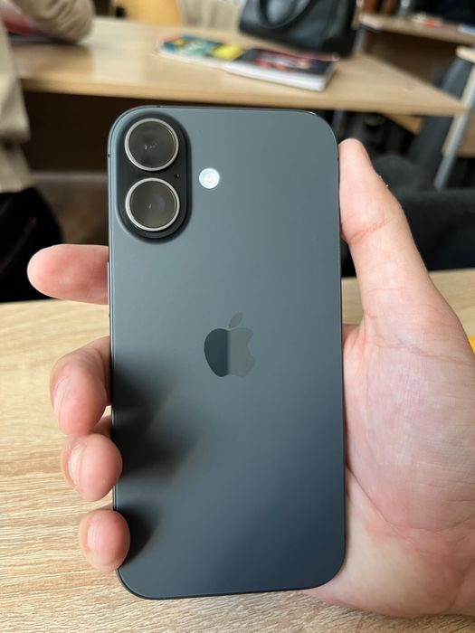 Продам Iphone 17