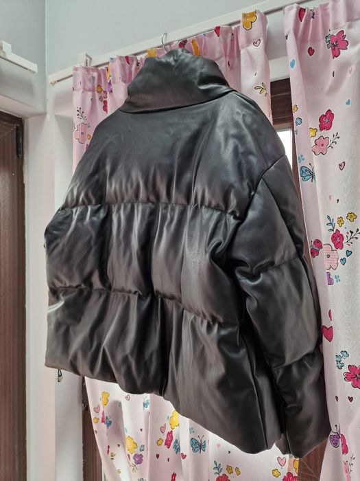 Ново Дамско яке Guess