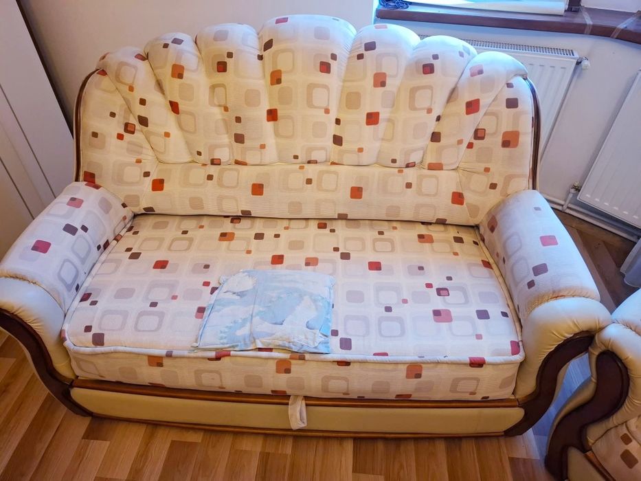 Canapea+fotolii. 700 lei neg.