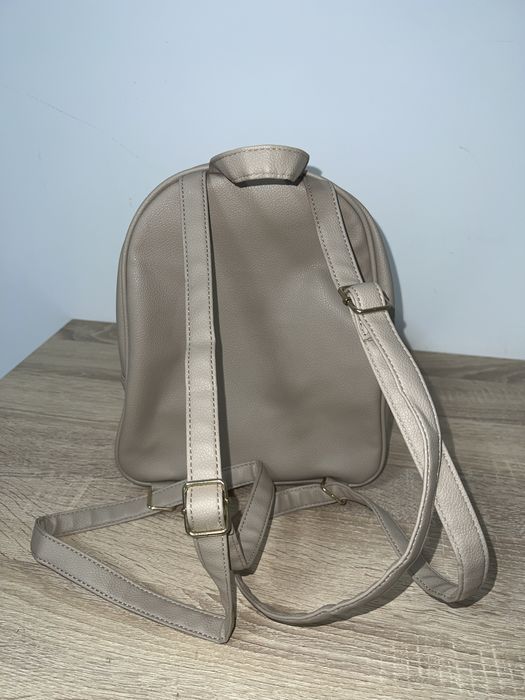 женский рюкзак.