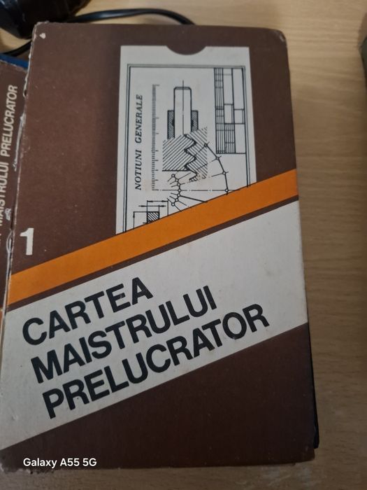 Vând două cărți de specialitate