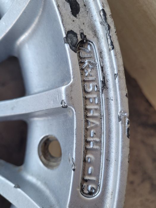 Комплект легкосплавных дисков R15