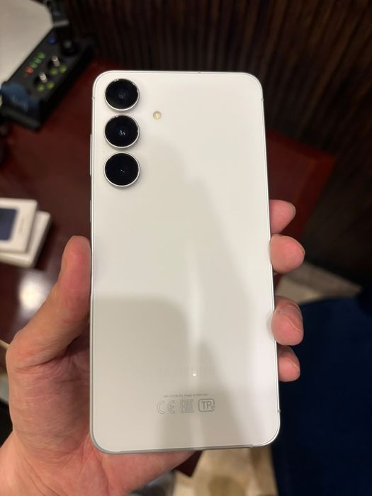 Galaxy S25 FE 128GB Белый