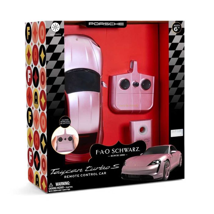 FAO Schwarz Porsche Taycan Turbo S на пульте