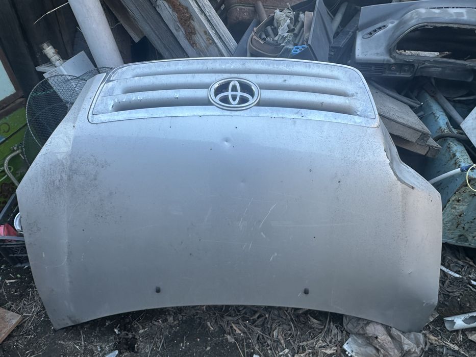 Продам капот и крыло тойота ипсум 2001 год