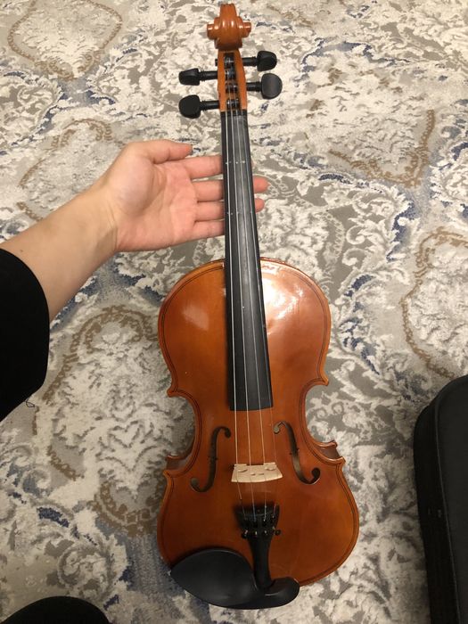 To‘liq to‘plamli skripka sotiladi 1 mln