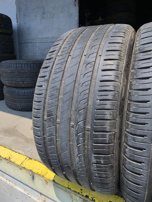 2 бр. летни гуми 255/40/19  Barum DOT 0222 6+ mm
