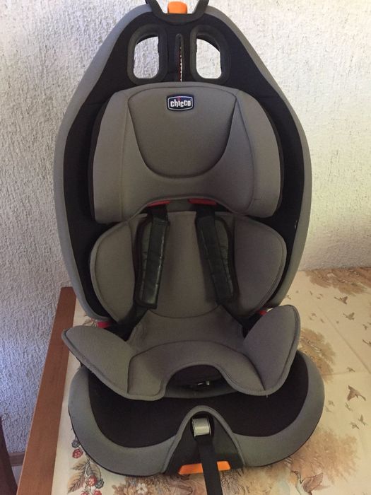 Детско столче за автомобил Chicco 9-36 kg.