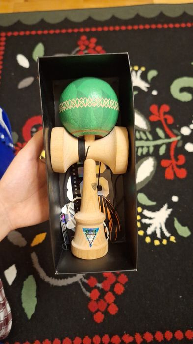 Kendama ken lambo si tama emerald