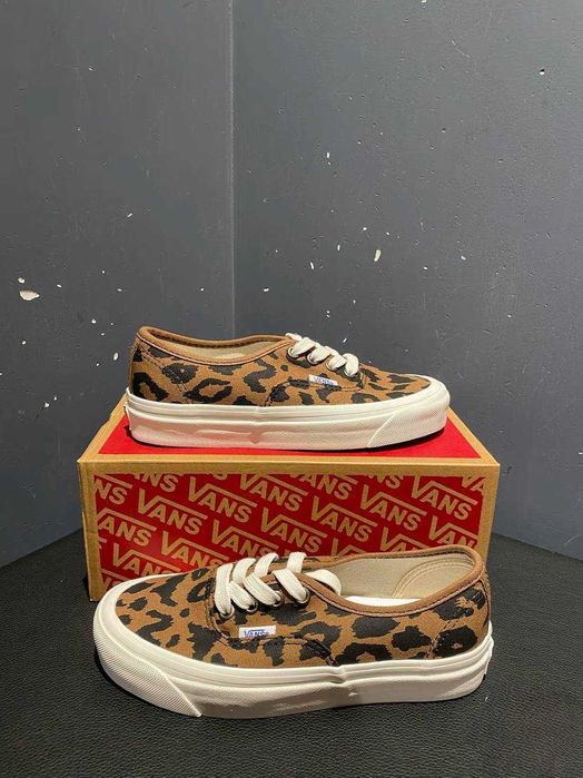 Vans   Authentic