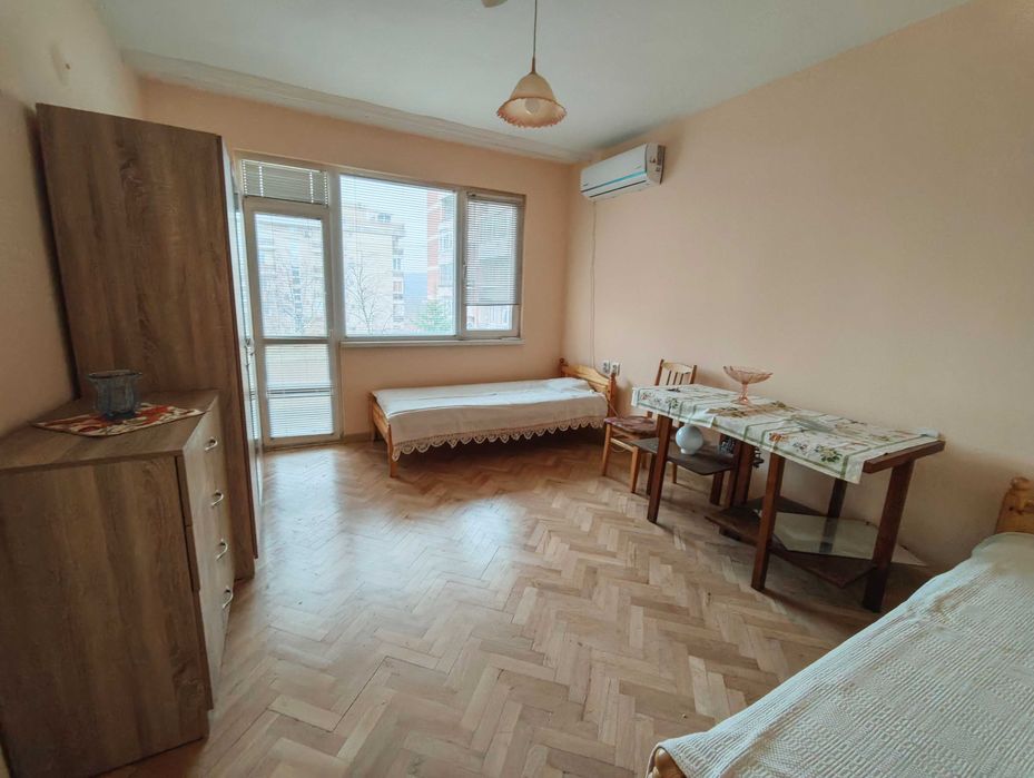 Дава се под наем Четиристаен апартамент в Велико Търново, Център - 16 кв.м за 137.7 € - Снимка #2