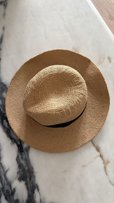 Basic капела на Zara