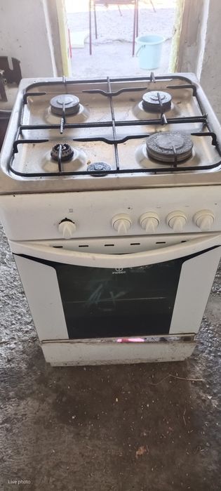 Продам газовую плиту