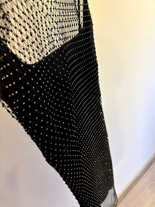 Черна Рокля  с камъни