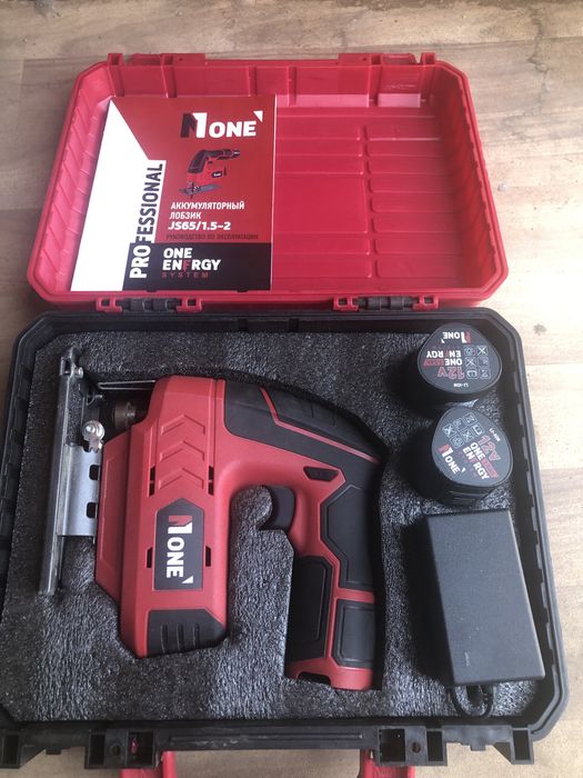 Аккуляторный лобзик с 2 аккуляторами None