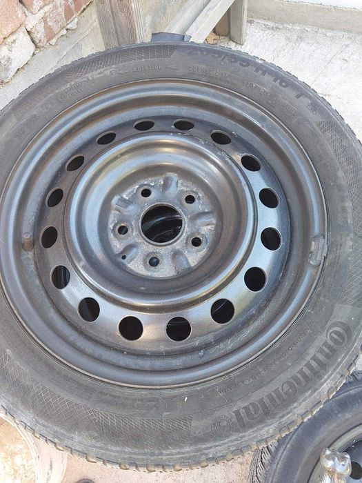 Автомобилни гуми с джанти