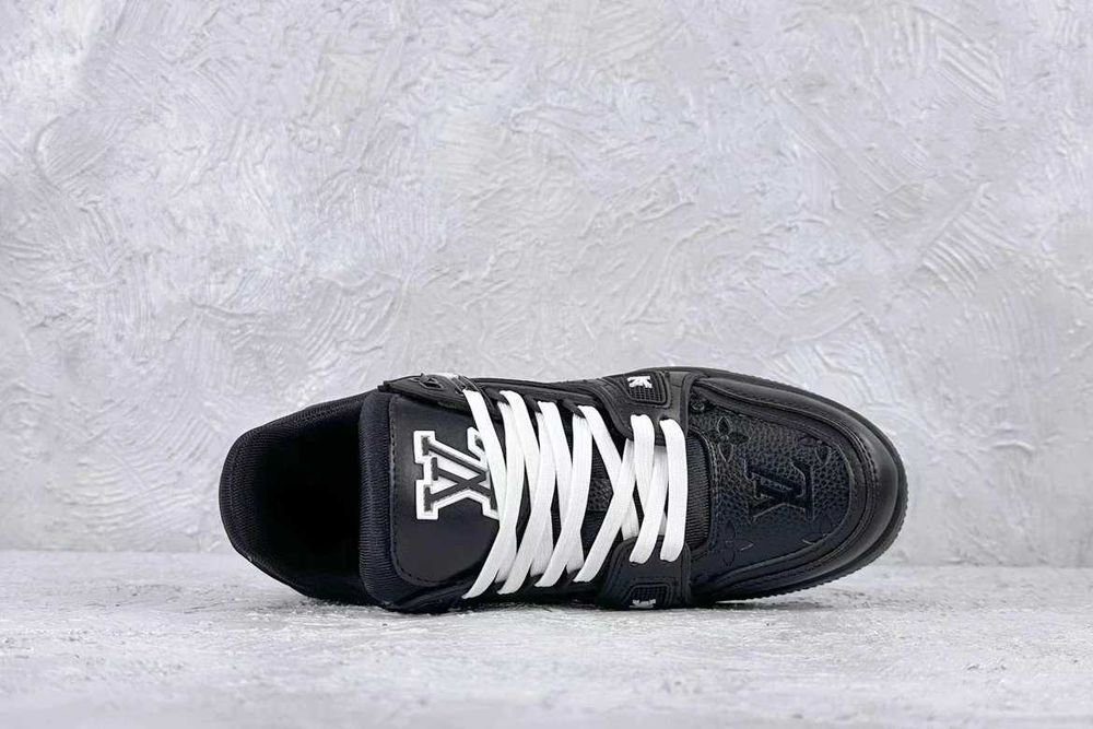 Louis Vuitton Trainers Black 43