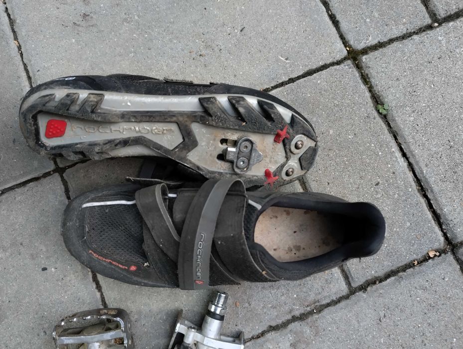 Pantofi ciclism cu placute + pedale SPD  Shimano