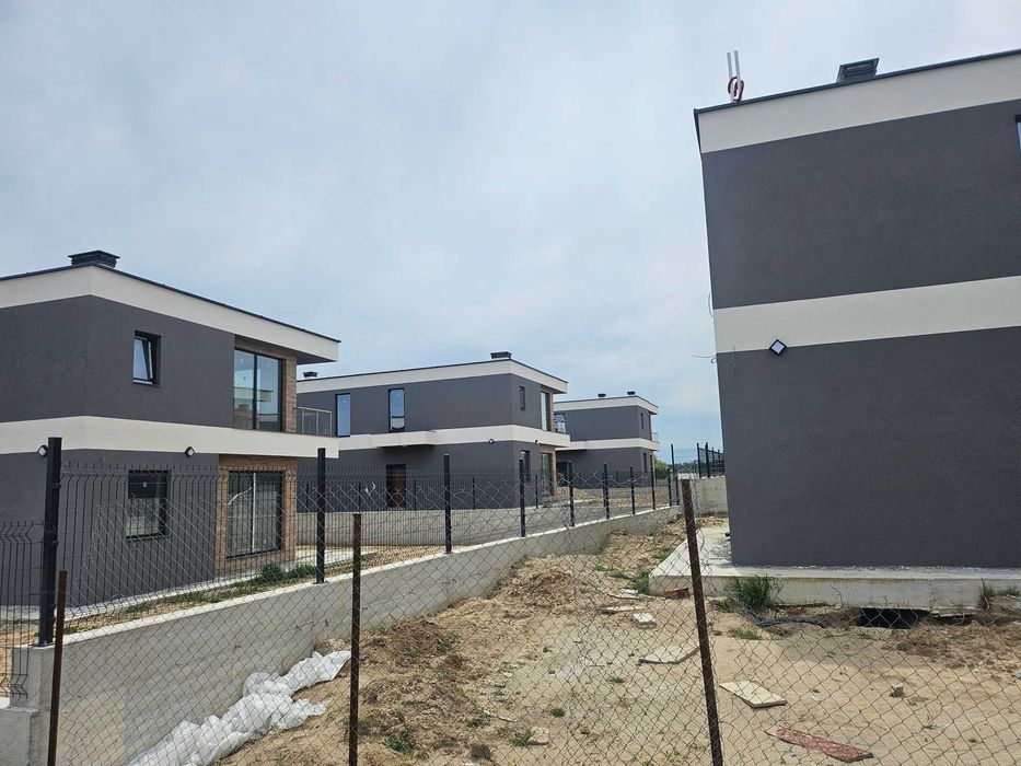 Продава се Къща в с. Звездица, Област Варна - 216 кв.м за 815 €/кв.м - Снимка #2