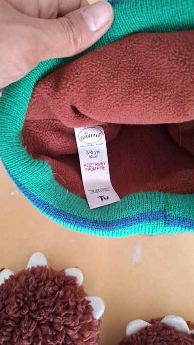 Продам комлект зимний шапки