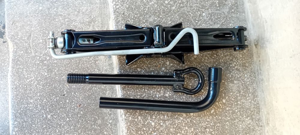 Rezervă slim renault talisman,cric, cheie, cui tractare