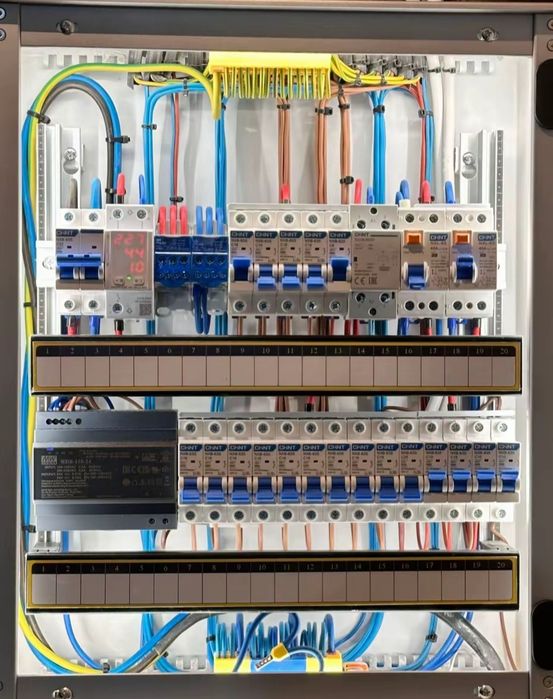 Электрик опытный