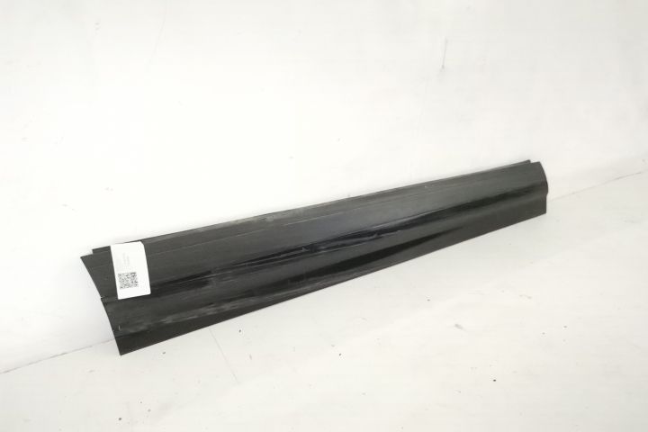 Bandou Ornament Usa Stanga Fata Original In Stare Buna Porsche  Cayenn