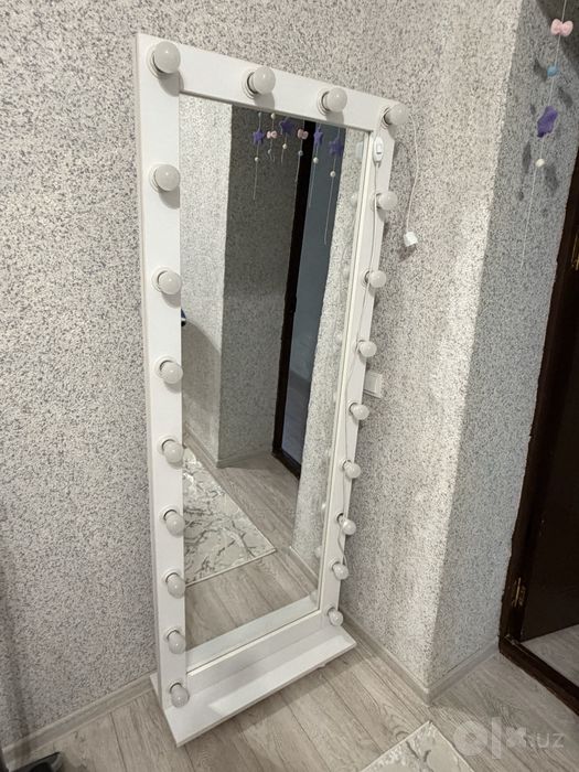 Продаётся зеркало с подсветкой